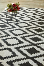 Diamond Black Rug (new stock)