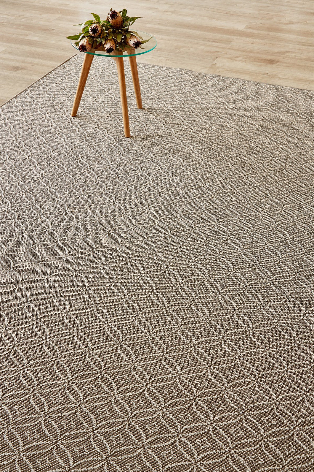 Natural fibre look taupe rug